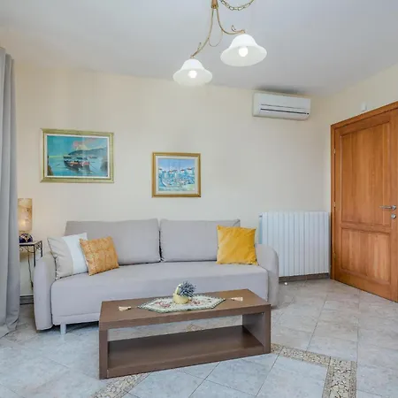 Lovely In With House Sea View Čižići